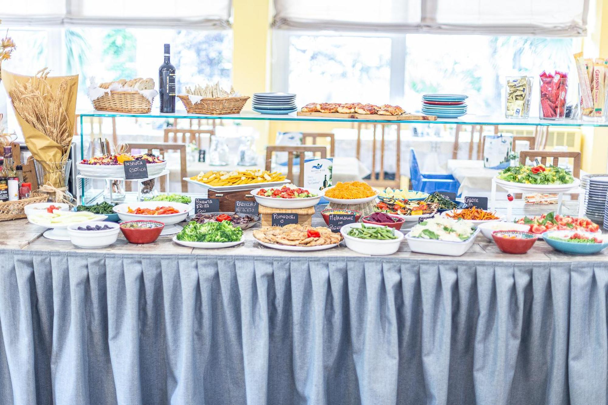 Hotel Kiss 체제나티코 외부 사진